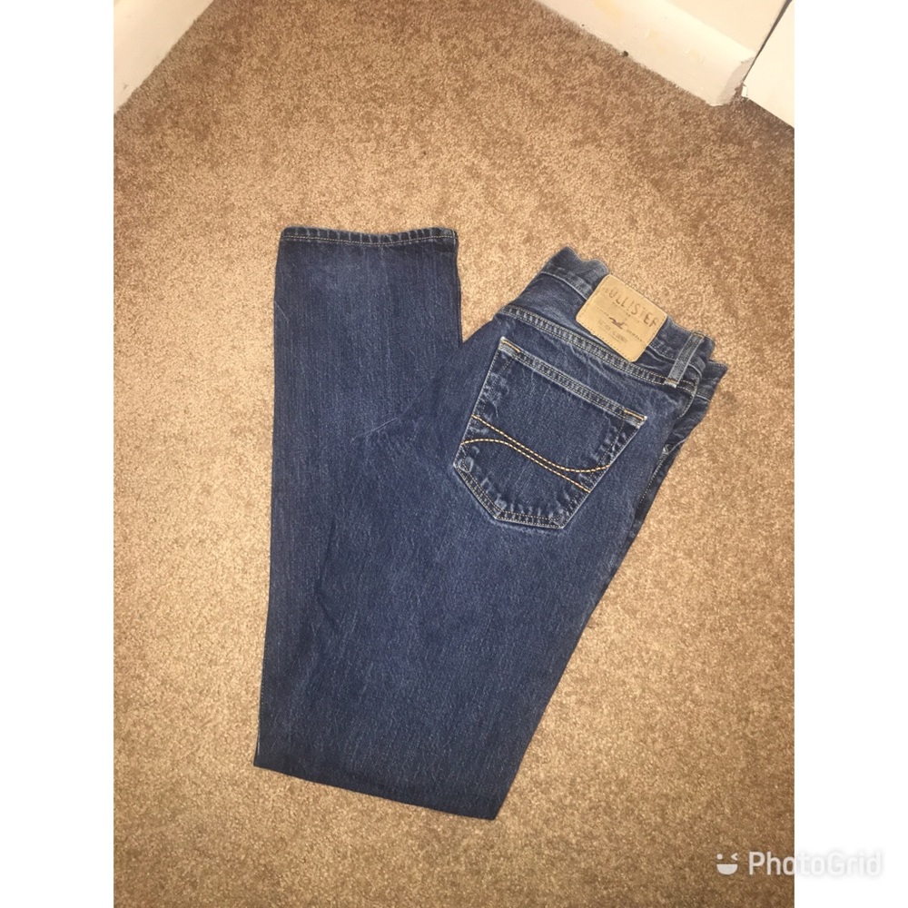 HOLLISTER Straight Leg BLUE JEANS !!